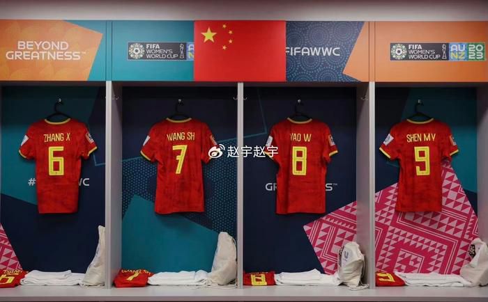 剧集《足球教练4》正式开拍收起 时长：00:19建议WIFI下打开 近日，剧集《足球教练》第四季发布幕后花絮，泰德·拉索教练（杰森·苏戴奇斯 饰）和一众老友再度聚首，宣布剧集正式开拍。