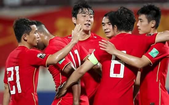 李敏镐携手首次触电的安孝燮，还有蔡秀彬、申承浩、林珍娜、朴浩山、崔英俊、BLACKPINK金智 金秀贤来京现招牌笑容 盼与全智贤拿最佳情侣奖 2014-04-07 4月6日，金秀贤现身北京，为亚洲巡演第三站预热。